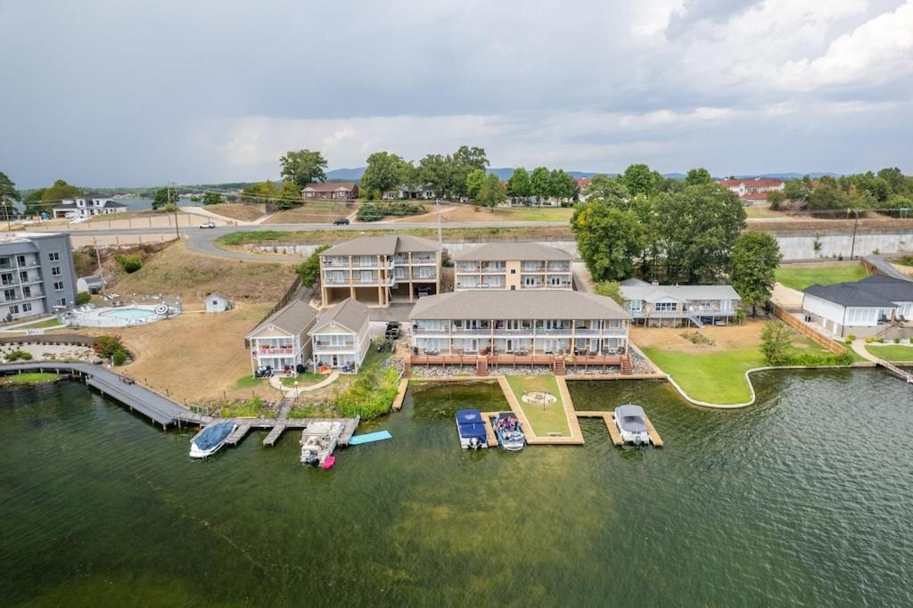 Views!! Luxury Condo W/Gourmet Kitchen, Breathtaking Views Lake Hamilton エクステリア 写真